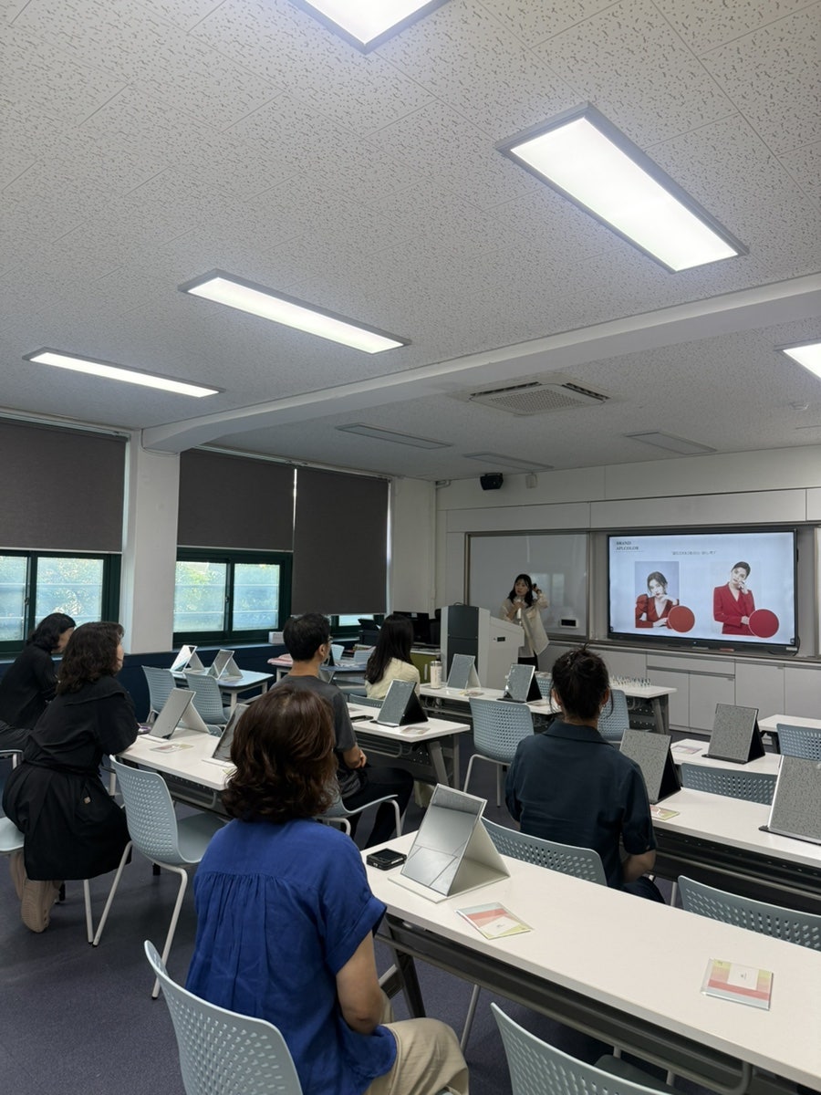 초량초등학교 교직원 대상 퍼스널컬러·이미지메이킹 특강 — 교장·교감선생님도 참여